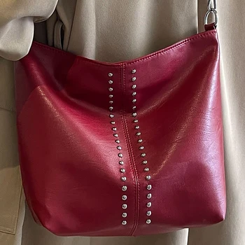 Женская сумка через плечо Red Hobos, большая женская эстетичная сумка из искусственной кожи с металлическими заклепками, оригинальные женские сумки через плечо